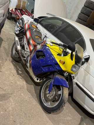 Suzuki GSX 750 F