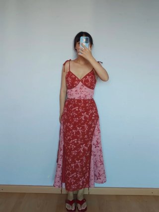 Vestido midi floral rojo y rosa (Vintage en Asia)