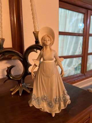 Figura de Porcelana Decorativa
