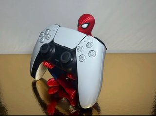 Soporte para mando PS5 Spider-Man