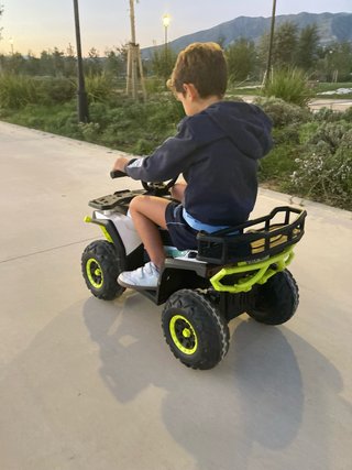 Quad eléctrico para niños