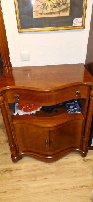 Mueble para televisor de madera
