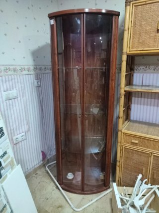 Vitrina de Madera y Cristal