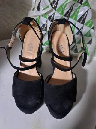 Zapatos de tacón negros Ana