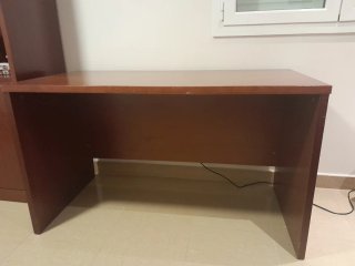 Mesa de escritorio de madera