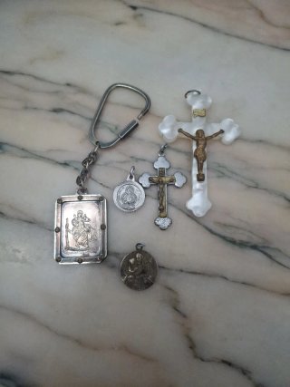 Lote de artículos religiosos antiguos - Crucifijos