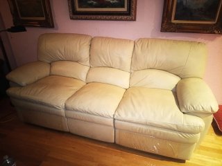 SOFÁ DE PIEL BEIGE 3 PLAZAS RECLINABLE
