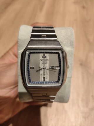 Reloj Seiko 5 Automático Plateado
