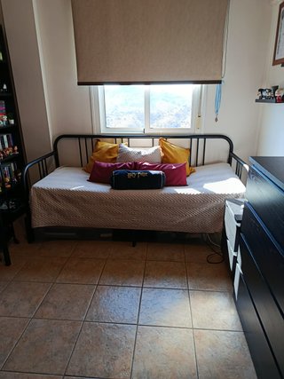 Cama Diván Ikea Fyresdal. No incluye colchón.