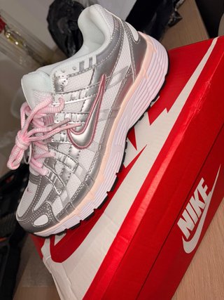 Zapatillas Nike P6000 Plateadas y Rosas