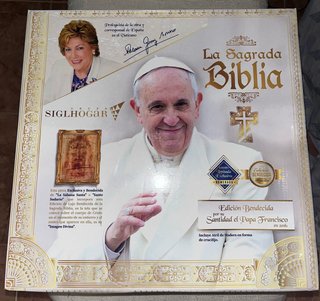Sagrada Biblia bendecida por su Santidad el Papa