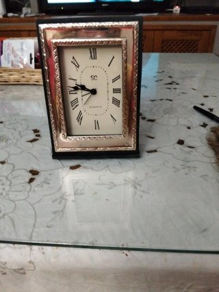 Reloj de sobremesa rectangular