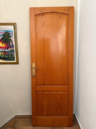 Puerta de Madera Maciza
