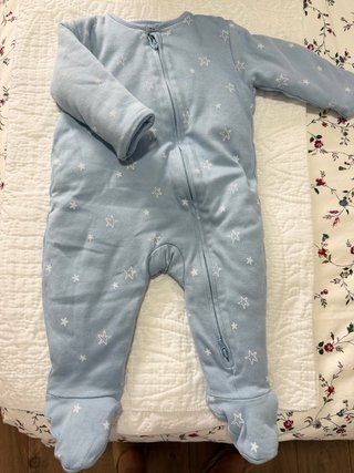 Saco de dormir para bebé azul con estrellas