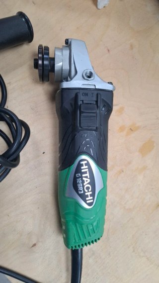 Radial pequeña Hitachi nueva