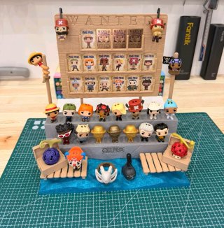 Expositor One Piece con Figuras
