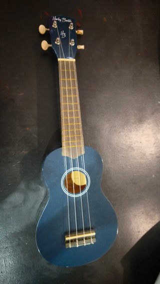 Ukelele Harley Benton Azul