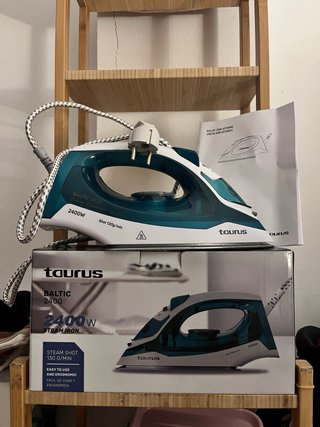 Plancha de vapor Taurus Baltic 2400W