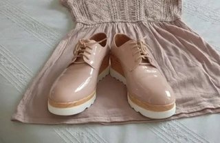 Zapatos charol beige/rosa cordones T39