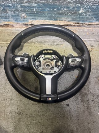 Volante BMW Serie F Pack M con Levas