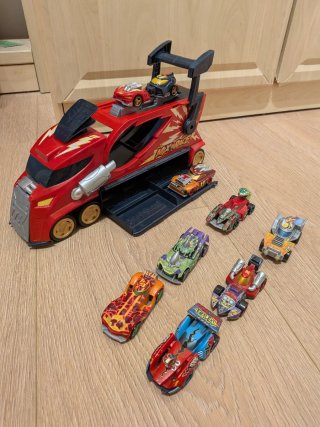 Camión Thunder Truck y pack de 8 coches
