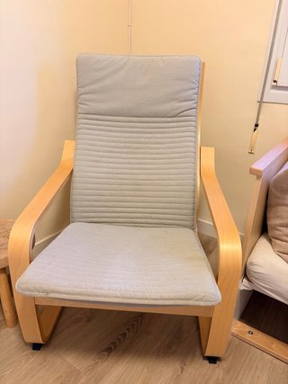 Sillón IKEA Poäng de madera y cojín gris