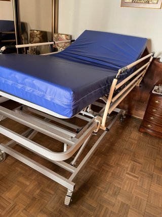 Cama Articulada Eléctrica con Barandillas
