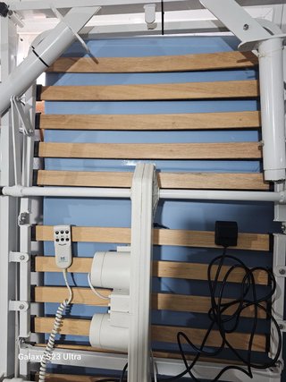 Cama articulada eléctrica con colchón antescaras