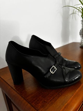 Zapatos Negros de Tacón Ancho