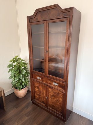 Vitrina de madera vintage