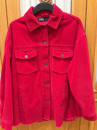 Cazadora de pana roja Zara