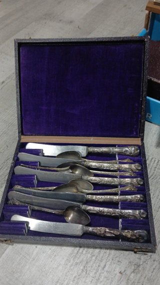 Conjunto de cubiertos con estuche