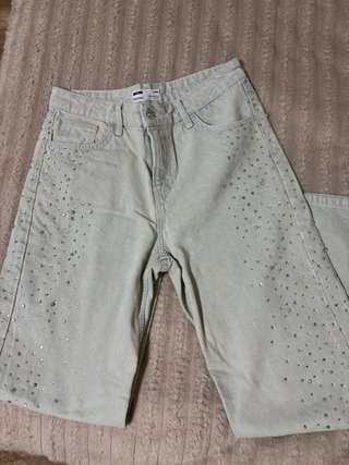Pantalón Bershka con brillantes Talla S