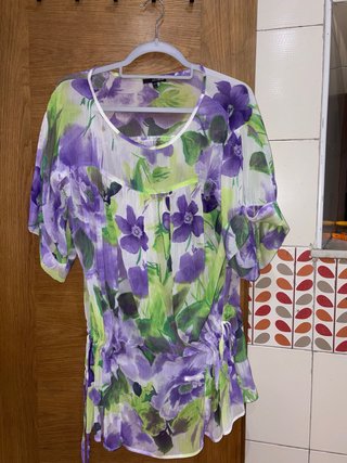 Camiseta Estampada Floral Talla L.