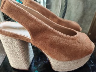 Sandalias MaripaZ Marrones con Tacón