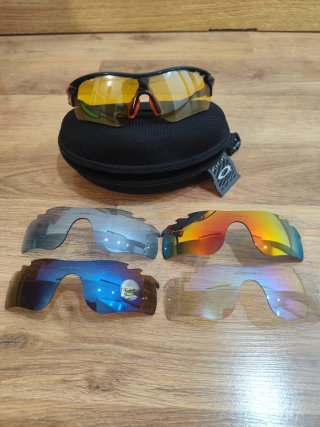 Gafas Oakley con lentes intercambiables