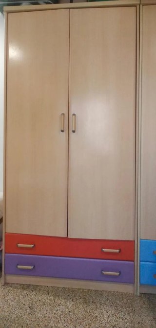 2 Armarios de madera con cajones