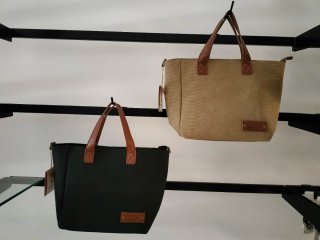 Bolso de Piel,varios colores se vende x separado