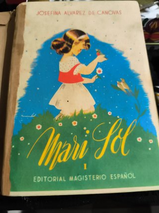 Libro escolar antiguo "Mari-Sol"