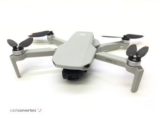 dron con camara dji mini 4k