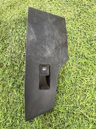 MANDO ELEVALUNAS DELANTERO DERECHO Seat Ibiza (KJ1)(2017->)