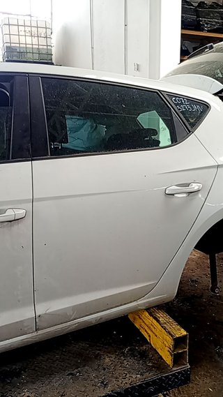 PUERTA TRASERA IZQUIERDA Seat Leon (5F1)