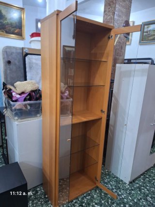 Vitrina de Madera y Cristal puertas de cristal