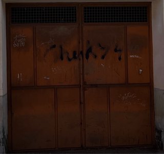 Puerta de garaje metálica