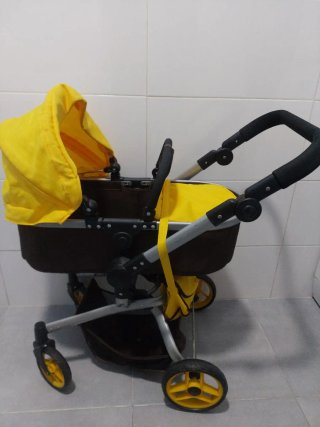 Carrito de bebé de juguete Miyo