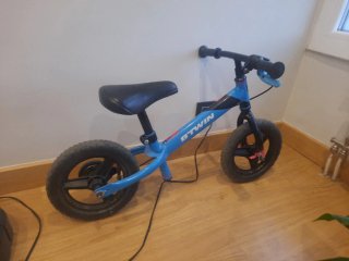 Bicicleta sin pedales Btwin azul
