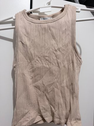 Top de tirantes Stradivarius beige