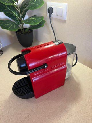 Cafetera de Cápsulas Nespresso Krups Roja