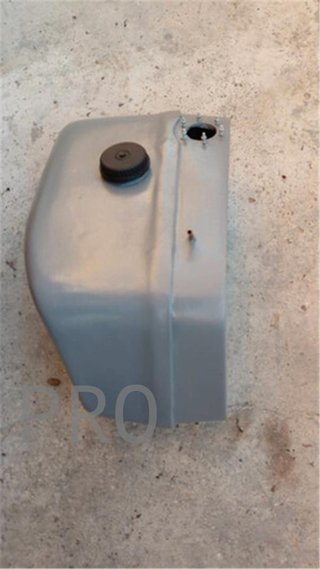 depósito de gasolina cuadrado Seat 600
