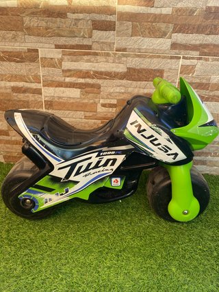 Moto Correpasillos Injusa Verde